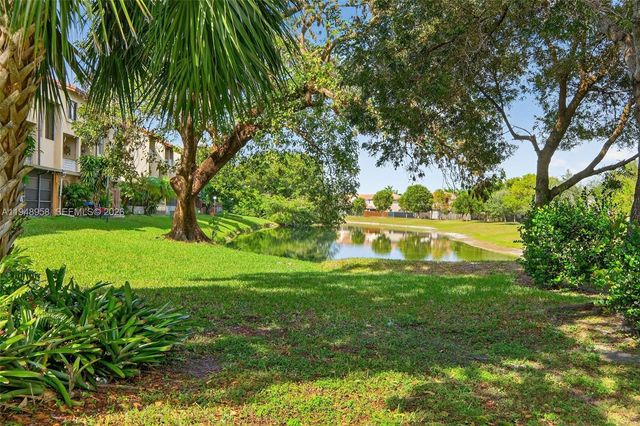 9937 NW 9th St. Cir. 13-19, Miami, FL 33172