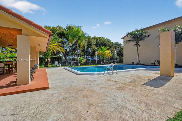 9937 NW 9th St. Cir. 13-19, Miami, FL 33172