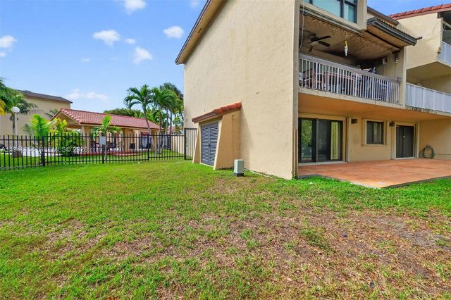 9937 NW 9th St. Cir. 13-19, Miami, FL 33172