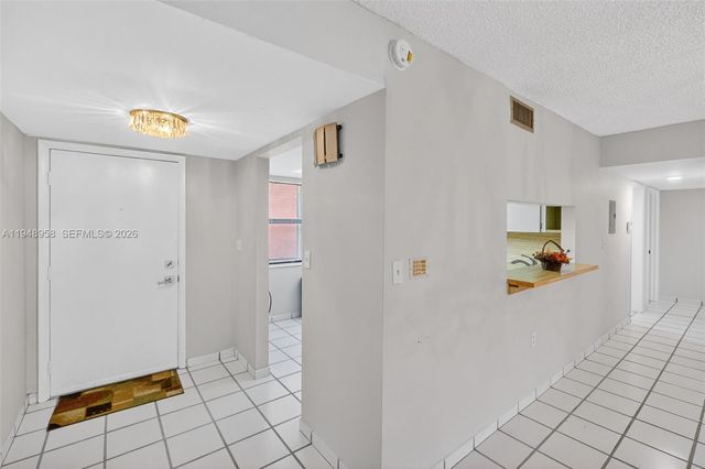 9937 NW 9th St. Cir. 13-19, Miami, FL 33172