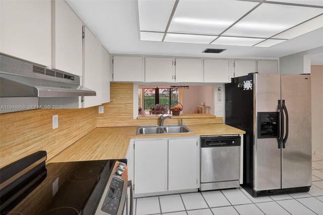 9937 NW 9th St. Cir. 13-19, Miami, FL 33172