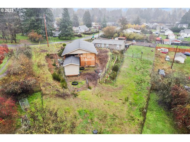 55308 Sw LOVEGREN Dr, Gaston, OR 97119