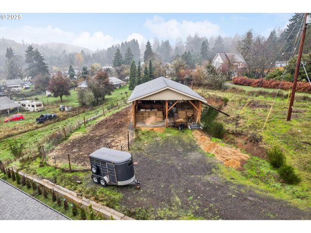 55308 Sw LOVEGREN Dr, Gaston, OR 97119