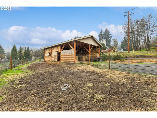 55308 Sw LOVEGREN Dr, Gaston, OR 97119