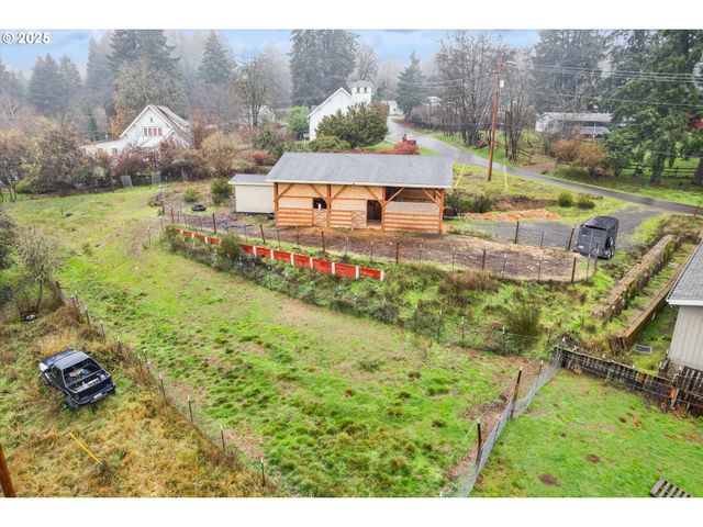 55308 Sw LOVEGREN Dr, Gaston, OR 97119