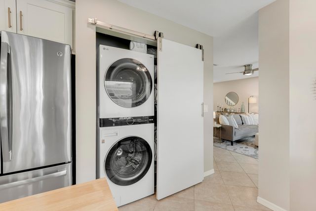 7097 Crescent Creek Lane, Coconut Creek, FL 33073