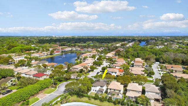 7097 Crescent Creek Lane, Coconut Creek, FL 33073