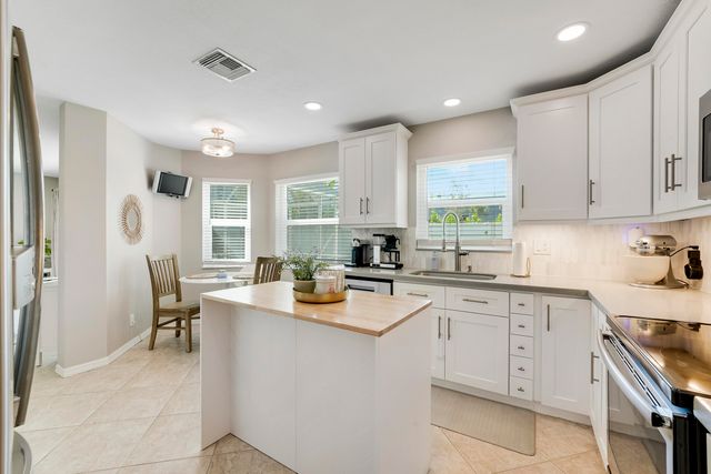 7097 Crescent Creek Lane, Coconut Creek, FL 33073