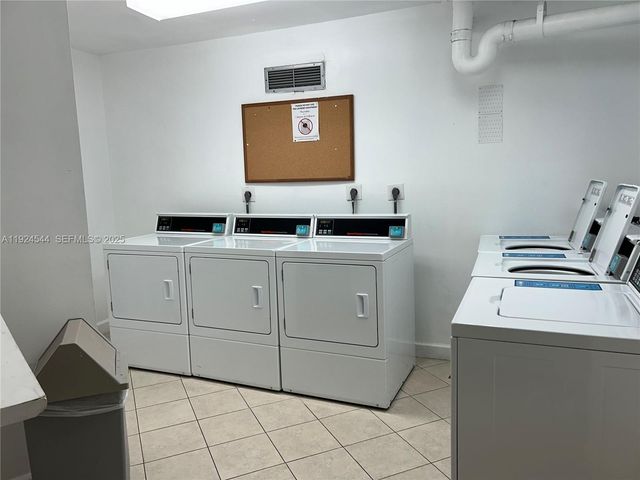 1100 Saint Charles Pl 308, Pembroke Pines, FL 33026