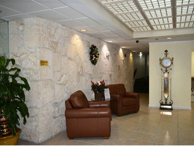 1100 Saint Charles Pl 308, Pembroke Pines, FL 33026