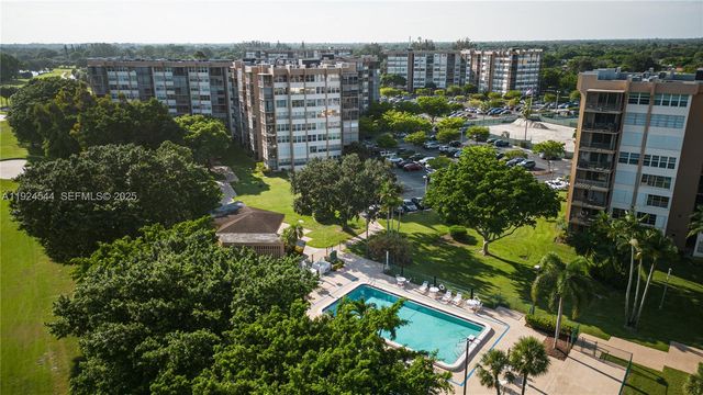 1100 Saint Charles Pl 308, Pembroke Pines, FL 33026