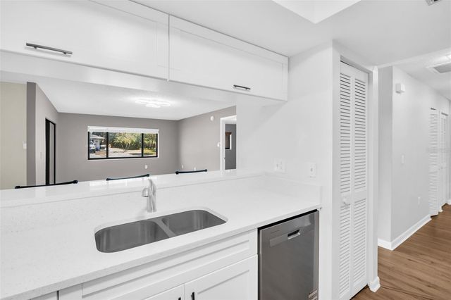 2765 COUNTRYSIDE BOULEVARD 104, Clearwater, FL 33761