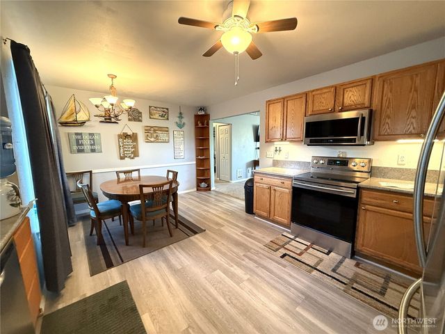 362 Lake Bay Loop SE, Ocean Shores, WA 98569