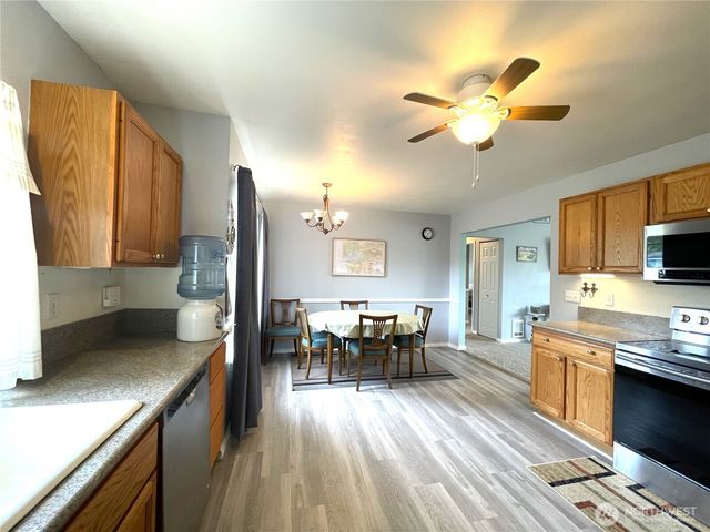 362 Lake Bay Loop SE, Ocean Shores, WA 98569