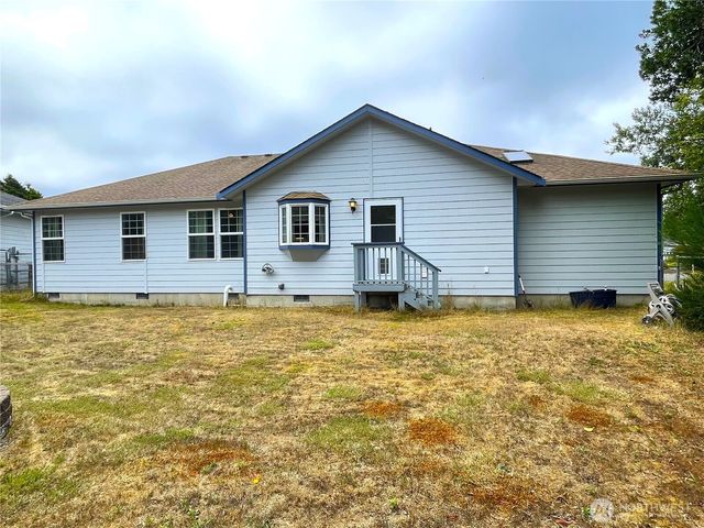 362 Lake Bay Loop SE, Ocean Shores, WA 98569