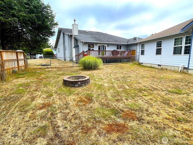 362 Lake Bay Loop SE, Ocean Shores, WA 98569