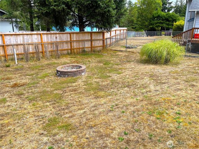 362 Lake Bay Loop SE, Ocean Shores, WA 98569