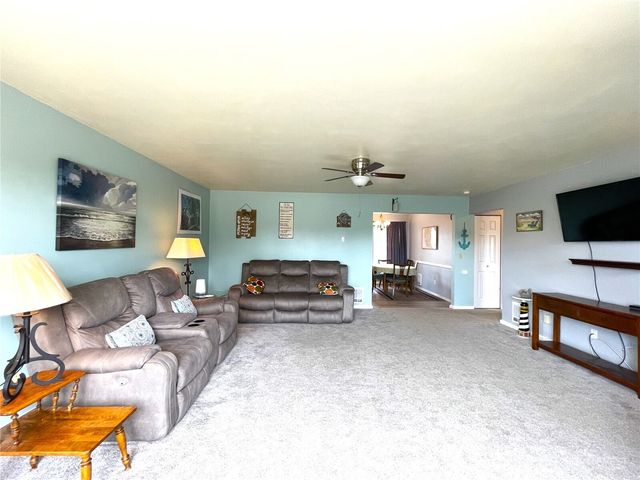 362 Lake Bay Loop SE, Ocean Shores, WA 98569
