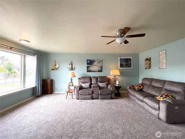 362 Lake Bay Loop SE, Ocean Shores, WA 98569