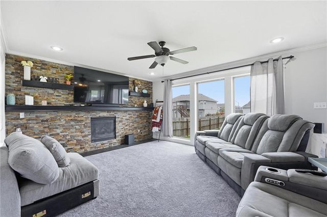 12306 Burr Oak Circle, Peculiar, MO 64078