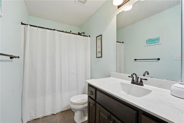 12306 Burr Oak Circle, Peculiar, MO 64078
