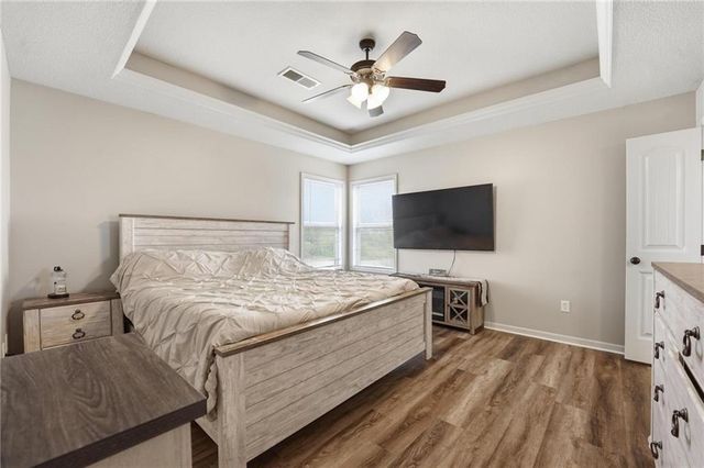 12306 Burr Oak Circle, Peculiar, MO 64078
