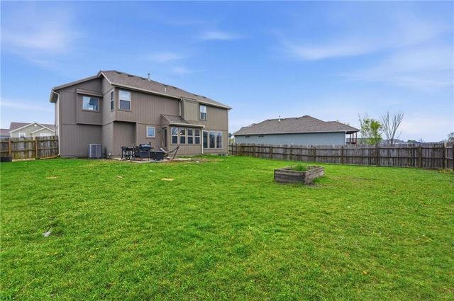 12306 Burr Oak Circle, Peculiar, MO 64078
