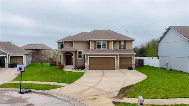 12306 Burr Oak Circle, Peculiar, MO 64078