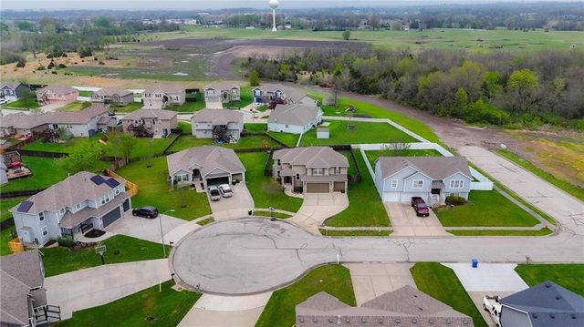 12306 Burr Oak Circle, Peculiar, MO 64078