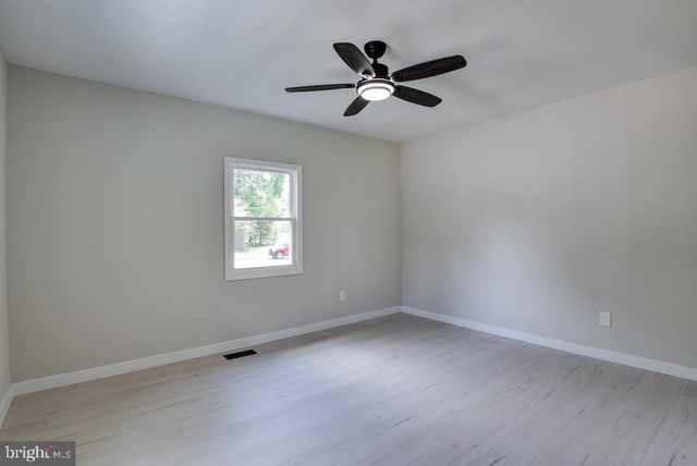 8426 WOODLAWN ST, Alexandria, VA 22309