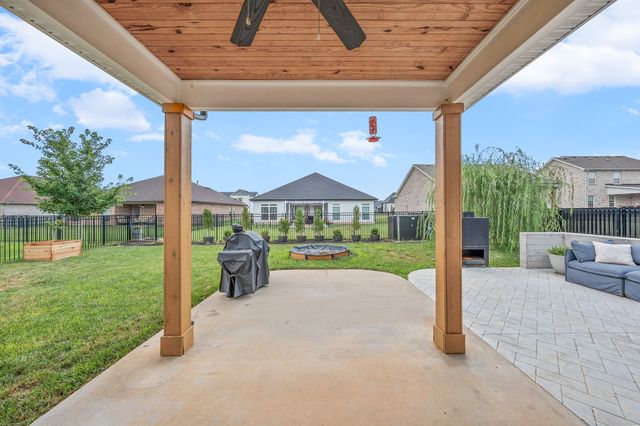 529 Dexter Dr, Clarksville, TN 37043