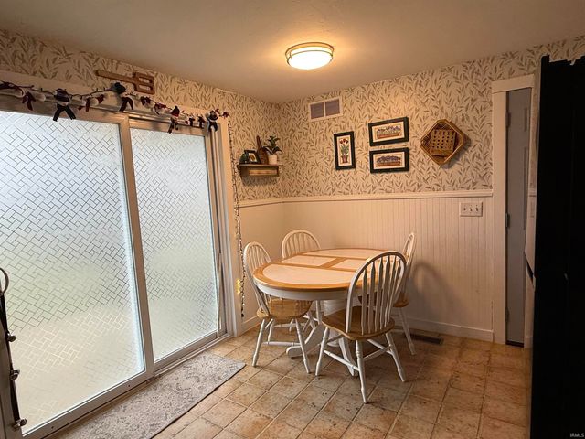 2711 Sandarac Lane, Fort Wayne, IN 46815