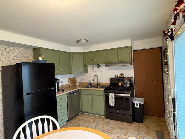 2711 Sandarac Lane, Fort Wayne, IN 46815