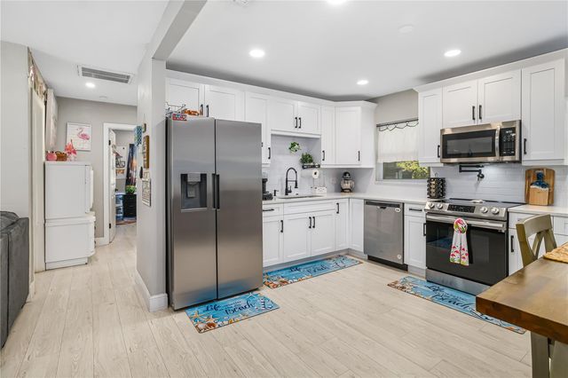 1611 27TH STREET W, Bradenton, FL 34205