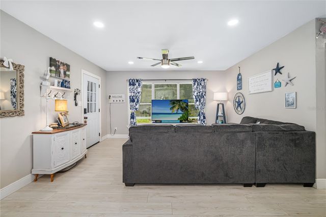 1611 27TH STREET W, Bradenton, FL 34205