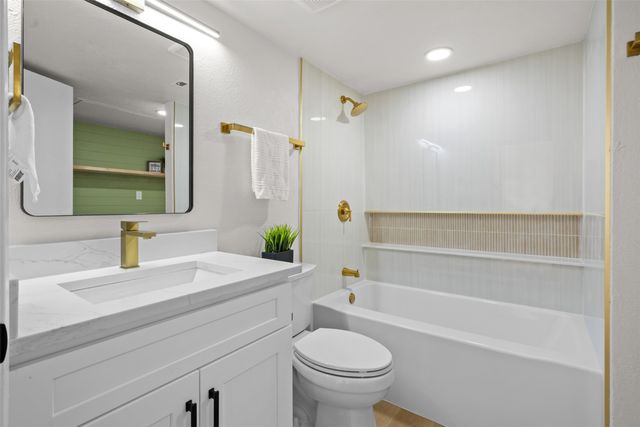 6021 Dunn Drive, The Colony, TX 75056