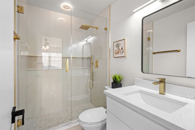 6021 Dunn Drive, The Colony, TX 75056