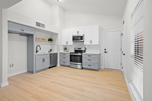 6021 Dunn Drive, The Colony, TX 75056