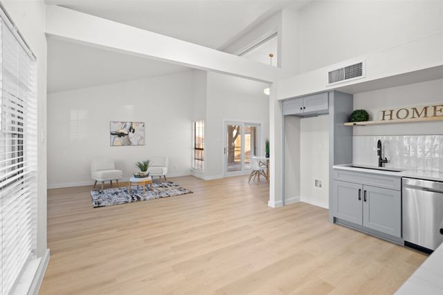 6021 Dunn Drive, The Colony, TX 75056