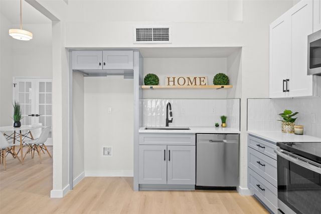 6021 Dunn Drive, The Colony, TX 75056