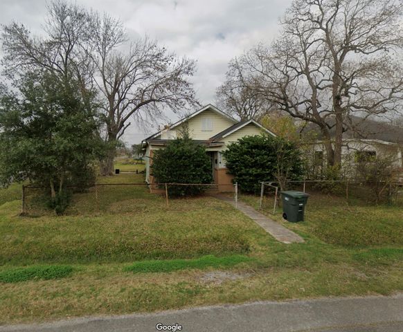 801 13th Street, Port Arthur, TX 77640