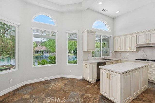 38676 Bears Paw Drive, Murrieta, CA 92562