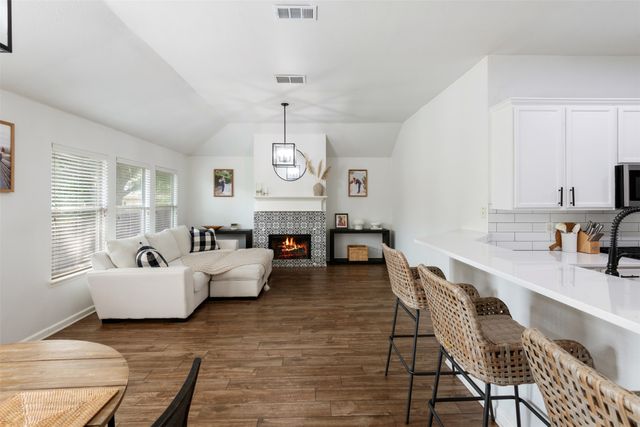 10012 Chadbourne Road, Fort Worth, TX 76244