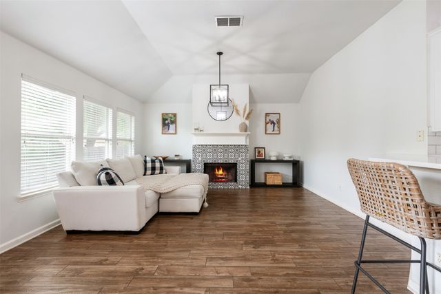 10012 Chadbourne Road, Fort Worth, TX 76244