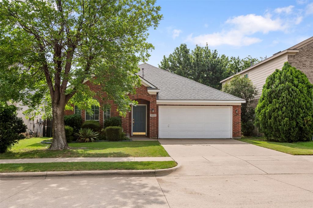 10012 Chadbourne Road, Fort Worth, TX 76244