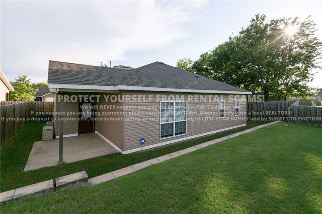 4400 W Serviceberry Drive, Fayetteville, AR 72704