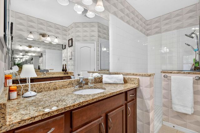 7010 PLAYA BELLA DRIVE, Bradenton, FL 34209