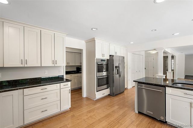 5353 W Bloomfield Lake Road, West Bloomfield, MI 48323