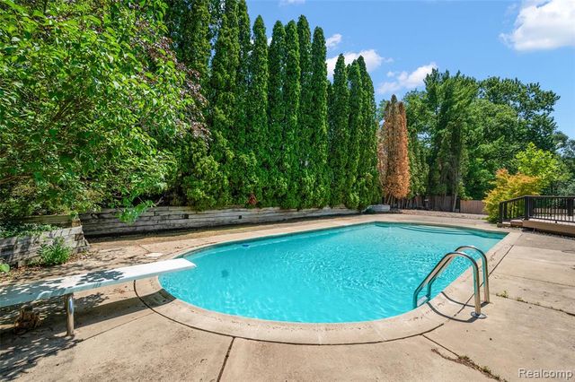 5353 W Bloomfield Lake Road, West Bloomfield, MI 48323