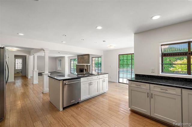 5353 W Bloomfield Lake Road, West Bloomfield, MI 48323